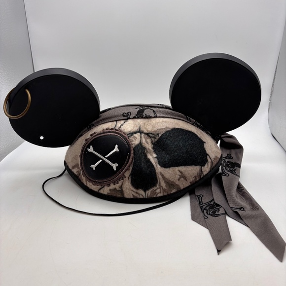 Disney Parks WDW Pirates of the Caribbean Pirate Mickey Ears Hat - Picture 1 of 14